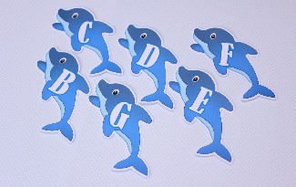 Delfini personalizati cu litere